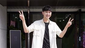 超偶冠軍李子森開店，金曲歌后黃妃、金鐘主持人王伯源力挺站台。（圖／業者提供）