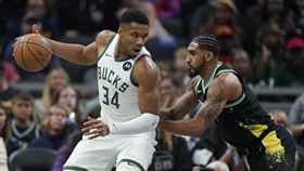 ▲安戴托昆波（Giannis Antetokounmpo）攻下本季新高54分。（圖／美聯社／達志影像）