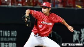 ▲台灣大賽第5戰，味全龍投手張景淯上場中繼。（圖／記者劉彥池攝影）