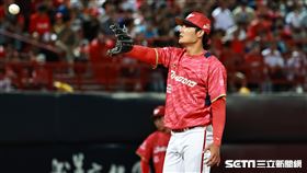 ▲台灣大賽第5戰，味全龍投手王維中挨朱育賢2分砲後退場。（圖／記者劉彥池攝影）