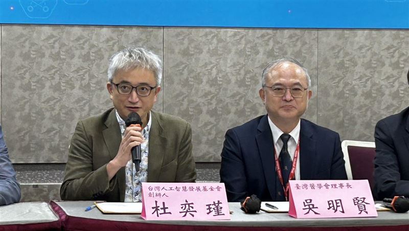 ChatGPT能助攻醫療？「PTT之父」曝1隱憂