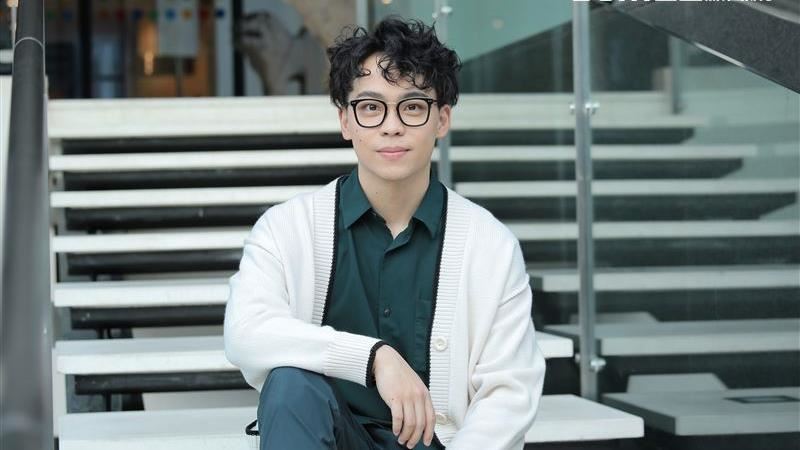 獨／接棒博恩夜夜秀　賀瓏認賠錢又超支