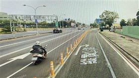 民眾表示在麟洛公園要往交流道的轉彎專用車道，竟遭檢舉挨罰1200元。（圖／翻攝畫面）