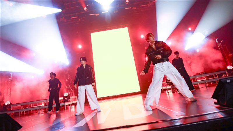 w-inds.開場就大風車！橘慶太不藏好身材