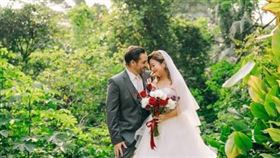 黃湘怡結婚，婚紗（圖／翻攝自stellangsiangyi IG）