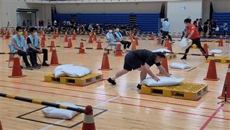 千人競速搶金酒鐵飯碗　考生年紀最小16歲