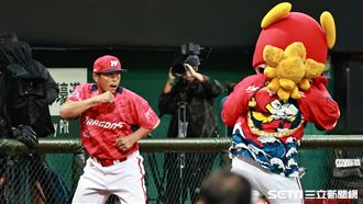 葉君璋出場再現「昇龍拳」　鋼龍淡定走過