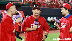 ▲味全龍拿下中華職棒34年總冠軍，教練張泰山受訪。（圖／記者劉彥池攝影）