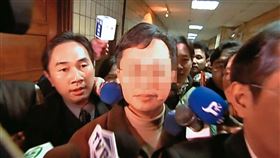 黃姓立委遭仙人跳報案後，被指控是買春慣犯，逼得他不得不出面說明案情。（圖／鏡周刊）