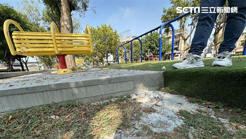 公園施工驚見22公分落差　女童跌倒險破相