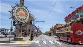 舊金山漁人碼頭舊金山疫情前後判若兩個世界，原本生氣蓬勃的都會區，因遠距辦公變得空蕩。APEC前夕，政府全力整頓市容，能否藉由這場盛會擺脫厄運論調，備受期待。中央社記者張欣瑜舊金山攝  112年11月9日