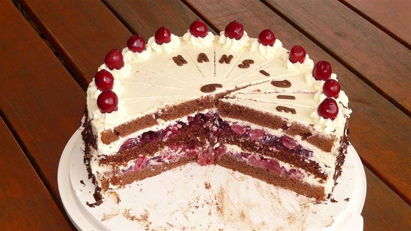 圓蛋糕切成11等份？他靠1物達成網友驚呆