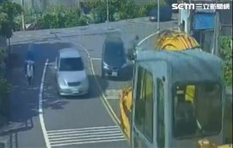 三寶鬼切撞到對向擊落人車　離譜影像曝