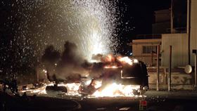 鋪路機,火警,管線,駕駛（圖／翻攝畫面）