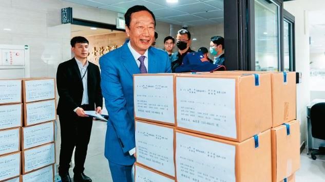 家臣手機通聯洩底！連署行賄案燒向郭台銘