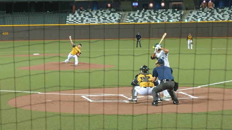 大巨蛋開打了！李四川曝球員驚吐這3字