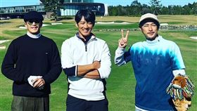 窪塚洋介（右起）相約反町隆史、小栗旬打小白球，《GTO》師生重聚。(圖／翻攝自yosuke_kubozuka IG)