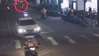 板橋行人制止小黃運將抽菸　慘遭後車輾死