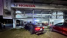 AUDI A6,Maserati Levante,車禍,闖紅燈,本田,HR-V