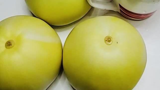 被當盤子？她市場買3顆香瓜　價格驚呆