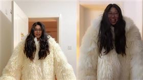 大陸河北一名女子，在抖音上分享自己新買的一件奶白色羊毛大衣，穿起來神似「座山雕」。（圖／翻攝自抖音）