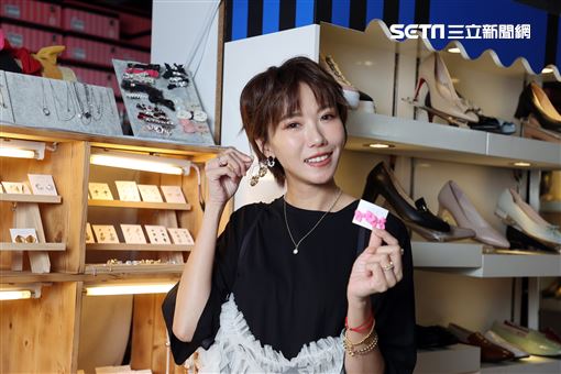 大牙三立新聞網專訪。（圖/記者邱榮吉攝影）