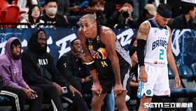 ▲東超聯賽，菲律賓電信球員「約旦Kobe」傑佛森（Rondae Hollis-Jefferson）犯滿離場。（圖／記者劉彥池攝影）