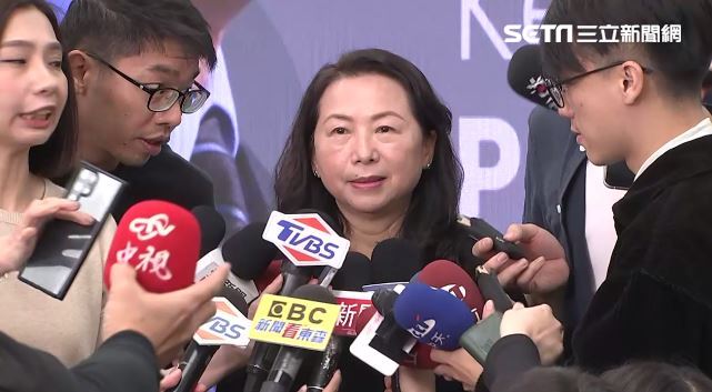 吳靜怡說，不是最會喊司法不公？民眾黨幹部徐春鶯涉反滲透法被延押，柯文哲、黃國昌怎麼不喊清清白白、衝新北檢？