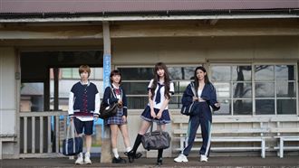 正妹女團發片穿高校制服　五月天都說讚