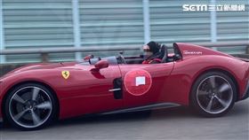 法拉利Monza SP1 限量超跑現身台中台74線。（圖／民眾提供）