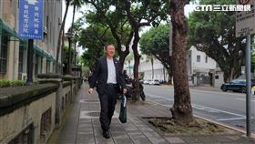 ▲潛艦國造洩密案，高檢署傳郭璽出庭，郭璽庭外喊話要馬文君不要逃，而他「風雨過後只會更強大」。（圖／記者楊佩琪攝）