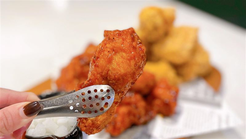 bb.q推川麻椒香炸雞　達美樂2大披薩598元