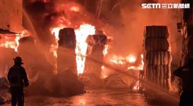 新／台中鐵工廠大火全面燃燒　2燒傷1失聯(圖/翻攝畫面)