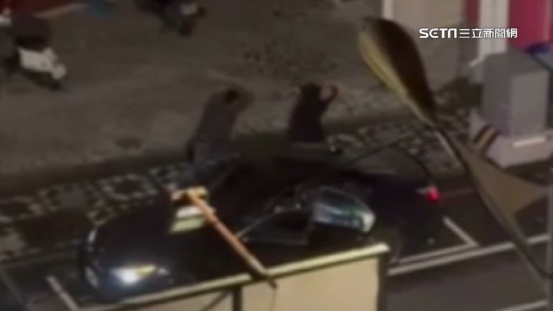 不滿遭友使喚當跑腿　怒噴辣椒水球棒攻擊