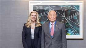 張忠謀會晤白宮首席經濟顧問布蘭納德APEC峰會期間，台灣領袖代表張忠謀與美國總統拜登指派的白宮首席經濟顧問布蘭納德（左）團隊進行雙邊會談。（APEC台灣代表團提供） 中央社記者曾智怡傳真  112年11月17日