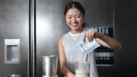 健康餐之外的增肌減脂新風潮　乳清蛋白飲手搖1分鐘搞定