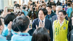 賴清德參訪圓展科技股份有限公司，並挺吳琪銘（圖／賴清德競總提供）