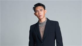 柏霖PoLin近期為台灣首部美食警匪影集《美食無間》獻唱片尾曲〈把我帶走〉。（圖／索尼音樂提供）