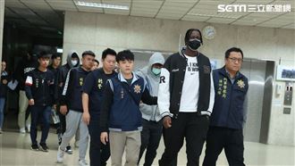 柯旻豪、斑霸否認犯案　警方移送7人複訊