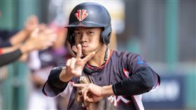 ▲林鉑濬先發蹲捕打第5棒，2打數2安打1打點2得分。（圖／翻攝自黑豹旗全國高中青棒大賽臉書粉絲團）