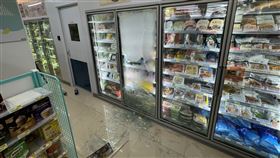 新北,淡水,槍響,超商,賭債,烏龍,冰箱,玻璃門