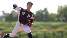 ▲鶯歌工商徐翔聖中繼6.1局無安打無失分拿下勝投。（圖／翻攝自黑豹旗全國高中棒球大賽臉書粉絲專頁）