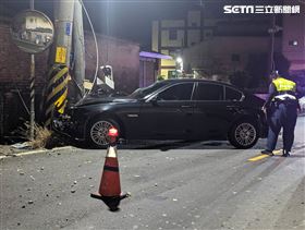 男開BMW撞斷電桿害718戶停電 酒測值高達0.82（圖／翻攝畫面）