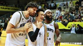 ▲新北國王主場開幕戰，林書豪賽後接受訪問。（圖／記者劉彥池攝影）