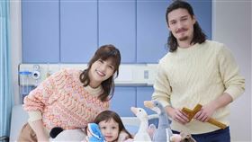 周厚安和夏宇童在《BIG》飾演夫妻。（圖／米倉影業提供）