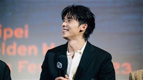 許光漢很久沒有露臉，在戲院首映後遭堵在廁所外無法動彈。（圖／翻攝自瀚草影視 Greener Grass Production 臉書）