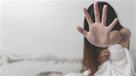 刺青店,竹聯幫,弘仁會,三峽分會長,四海幫,海富堂,未成年少女,綠帽癖,賣淫集團