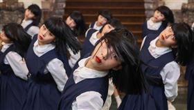 日舞團Avantgardey訪台  表演節目彩排（2）日本舞蹈團Avantgardey應邀訪台錄製文總「WE ARE 我們的除夕夜」節目，16日預錄節目，中午在國立台灣博物館進行彩排，團員們演出展現活力。中央社記者吳家昇攝  112年11月16日