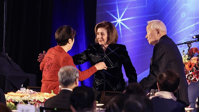 張忠謀APEC吸各國領袖請益　裴洛西讚1句