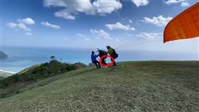 飛行傘,意外,墜落,死亡,關鍵畫面,安全扣環